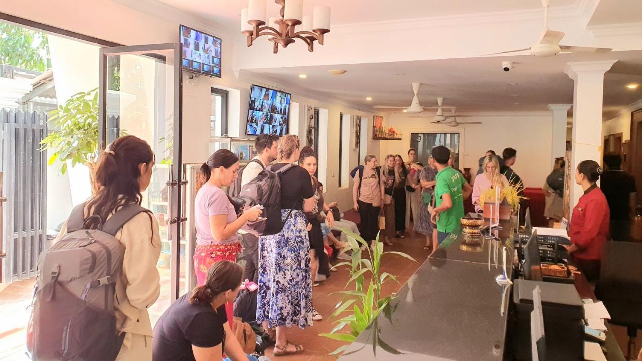 Darling Pub Hostel 暹粒 外观 照片